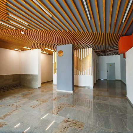 Spacious & Bright 2 Bedroom Central Apartment 拉迪亚 外观 照片