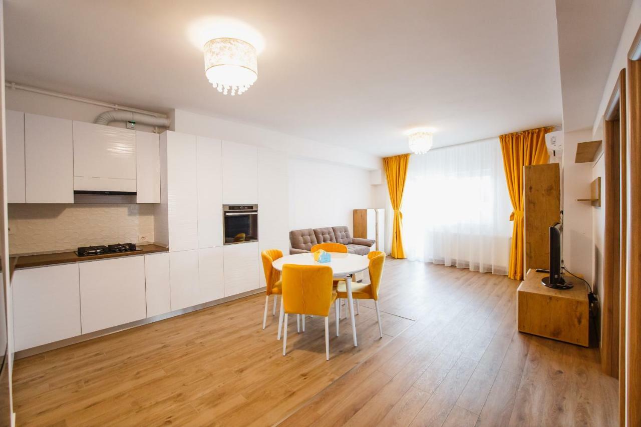 Spacious & Bright 2 Bedroom Central Apartment 拉迪亚 外观 照片