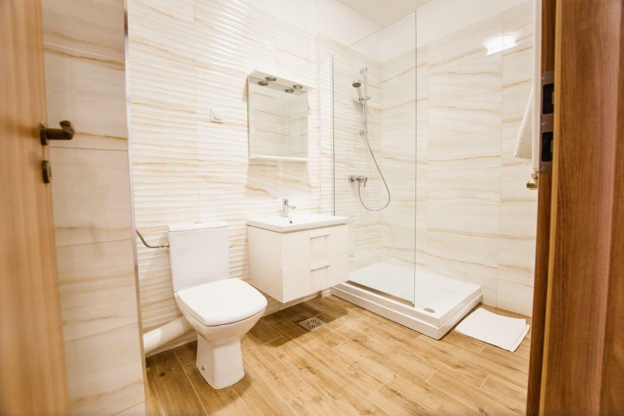 Spacious & Bright 2 Bedroom Central Apartment 拉迪亚 外观 照片