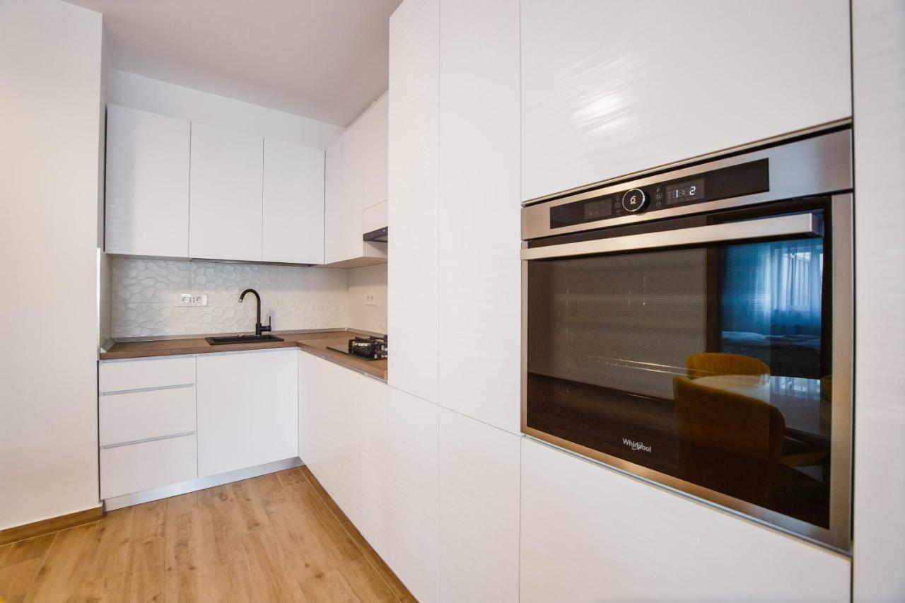 Spacious & Bright 2 Bedroom Central Apartment 拉迪亚 外观 照片